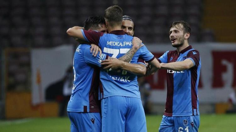 Trabzonspor'dan 36 Yıl Sonra Bir Ilk! Ezeli Rakipleriyle Oynadığı ...