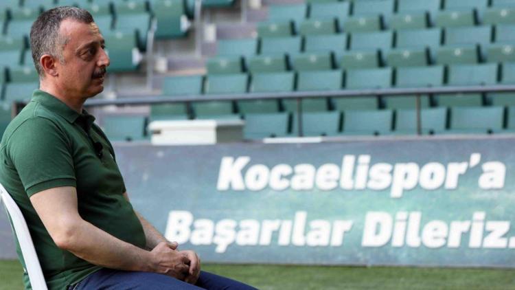 Tahir Büyükakın: İnşallah Kocaelispor’u Süper Lig’de göreceğiz