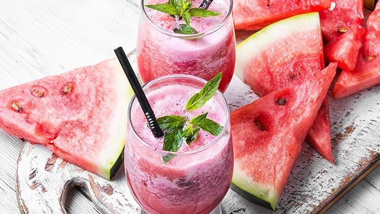 Yaz sıcakları için diyetisyen onaylı karpuzlu smoothie