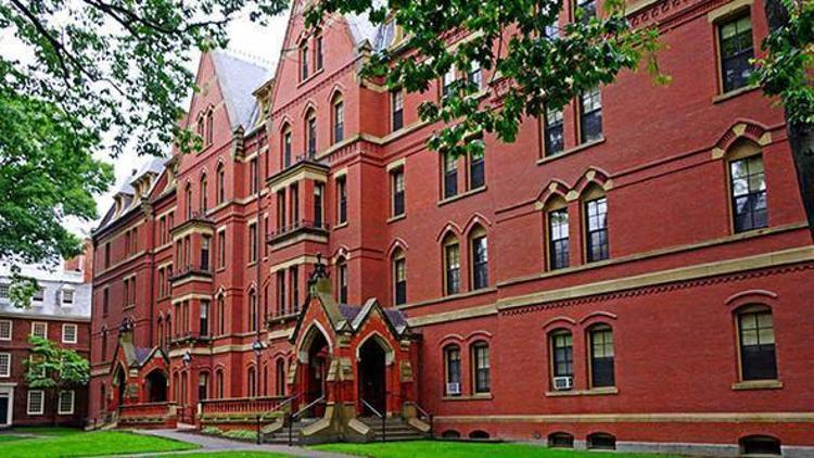 Harvard ve MIT yabancı öğrencileri için dava açtı