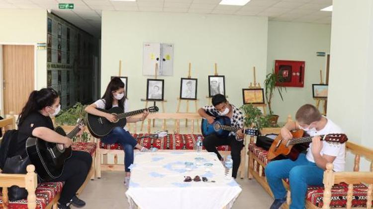 Midyatlı gençlerden gitar kursuna yoğun ilgi