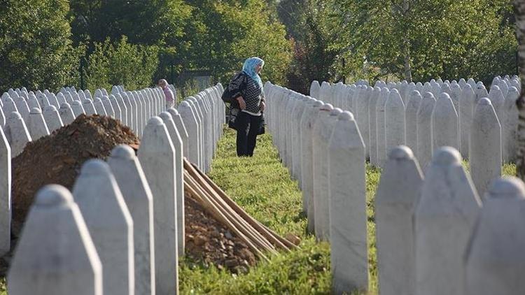 Srebrenitsa Soykırımının 9 kurbanı daha toprağa verildi