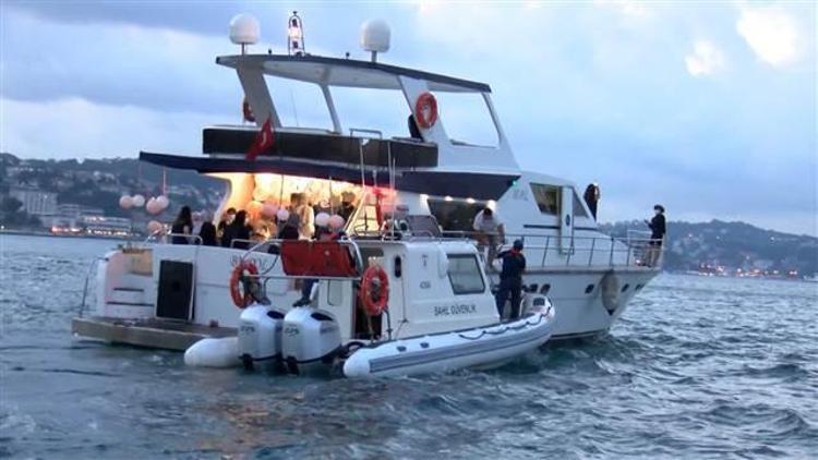 İstanbul Boğazında teknelerde koronavirüs denetimi