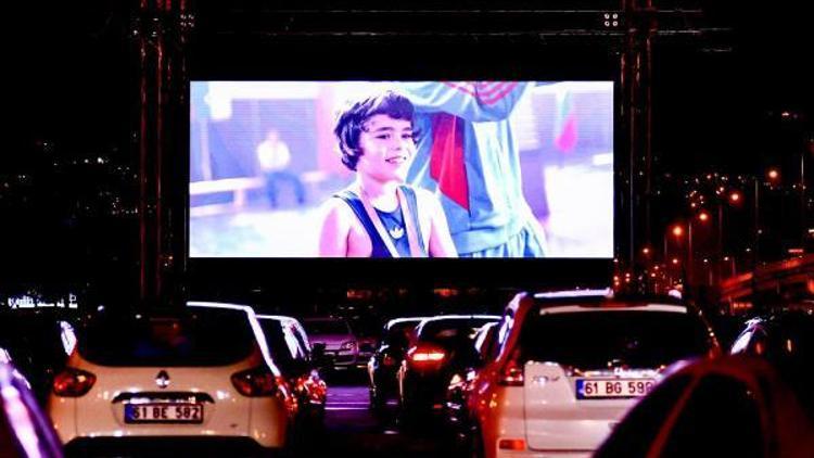 Trabzon’da araçta sinema etkinliği düzenlendi