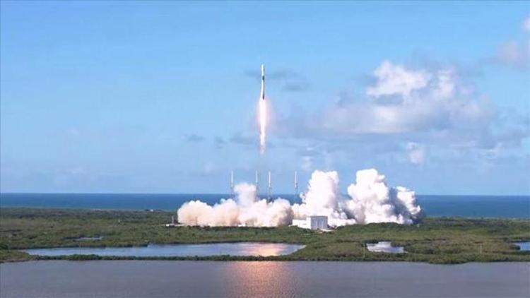 SpaceX, Güney Korenin askeri iletişim uydusunu uzaya yolladı