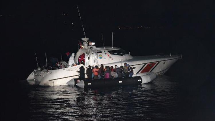Yunanistanın ölüme terk ettiği 31 kaçak göçmen kurtarıldı