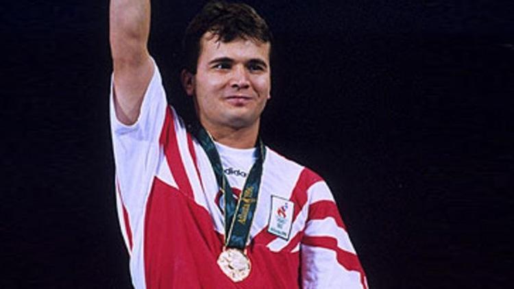 Naim Süleymanoğlunun 1996 Atlanta Olimpiyatlarında kazandığı madalya unutulmadı
