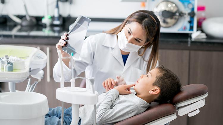 Çocuklarda meydana gelen diş travmalarına nasıl müdahale edilmeli?