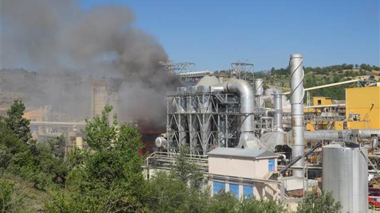 Kastamonu’da ağaç ürünleri üreten fabrikadaki yangın korkuttu