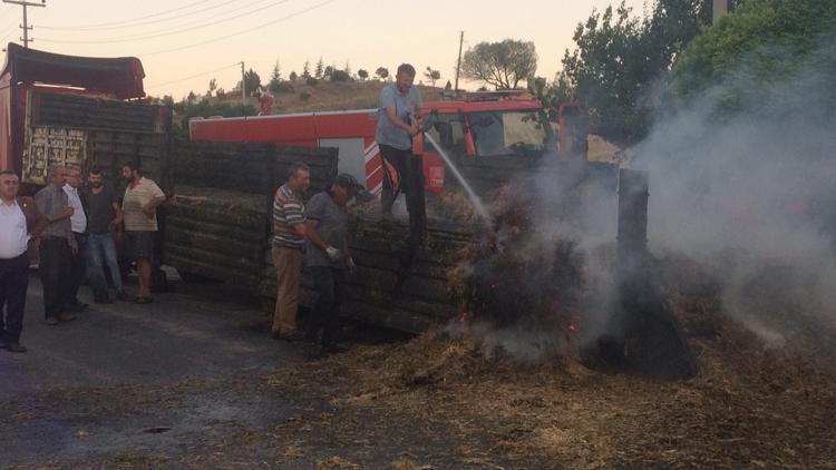 Kırıkkalede saman yüklü TIR alev aldı