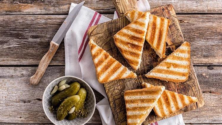 Kavurmalı tost tarifi