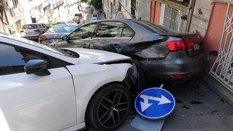 Beşiktaşta el freni çekilmeyen otomobil kazaya yol açtı