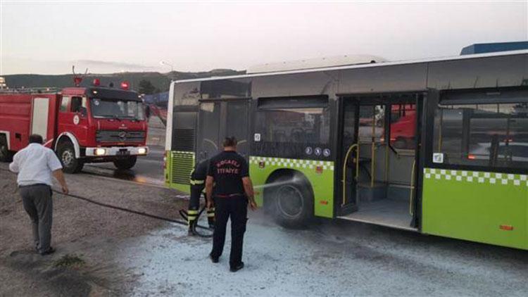 Otobüste çıkan yangın paniğe neden oldu Facia son anda önlendi