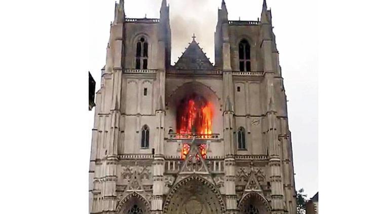 Fransa’da ünlü katedrali yakan zanlı: “Pişmanım”