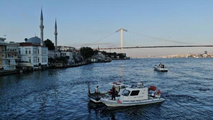İstanbul Boğazında kaçak midye avcılarına operasyon