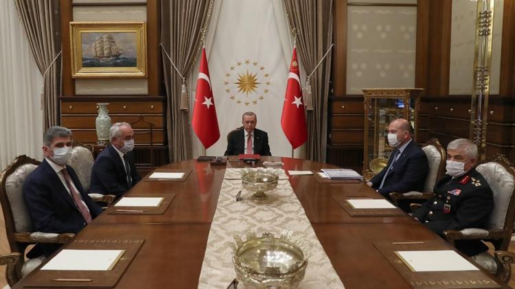 Cumhurbaşkanı Erdoğan, İçişleri Bakanı Soylu ve beraberindekileri kabul etti