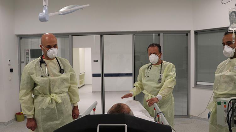 Ankara Şehir Hastanesi acil servisinde corona virüs mücadelesi