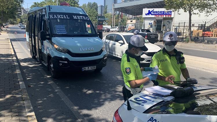 Kartalda minibüslere sosyal mesafe denetimi