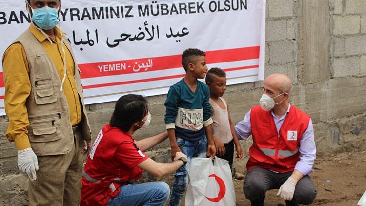 Yemende Türk Kızılay binlerce aileye kurban eti dağıtıyor