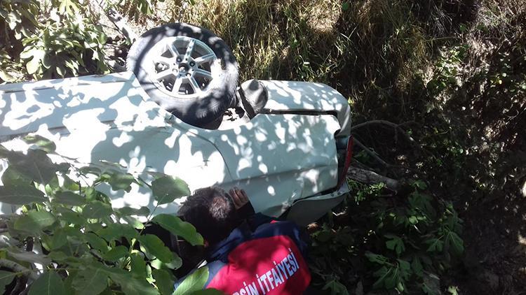 Mersinde dereye uçan otomobildeki 5 kuzen yaralandı