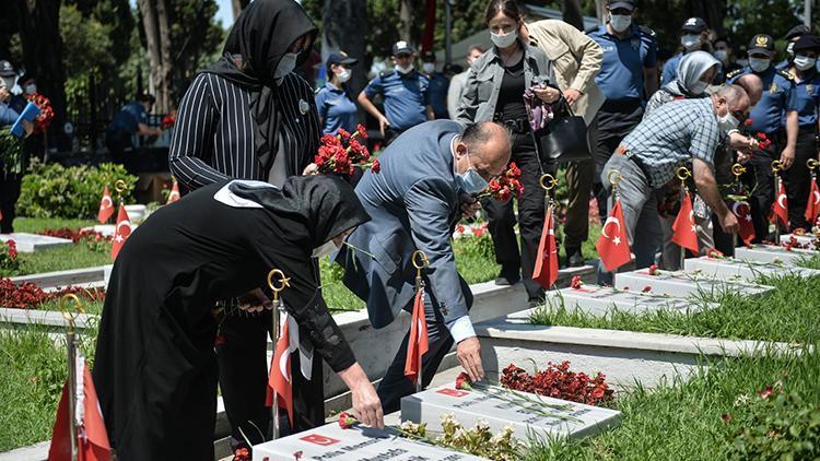 İstanbul Emniyet Müdürü Aktaş Polis Şehitliğini ziyaret etti