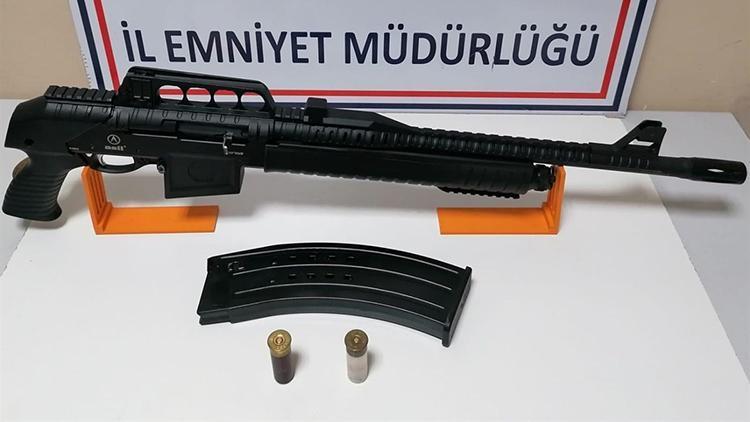 Balıkesir’de 4 adet ruhsatsız silah ele geçirildi