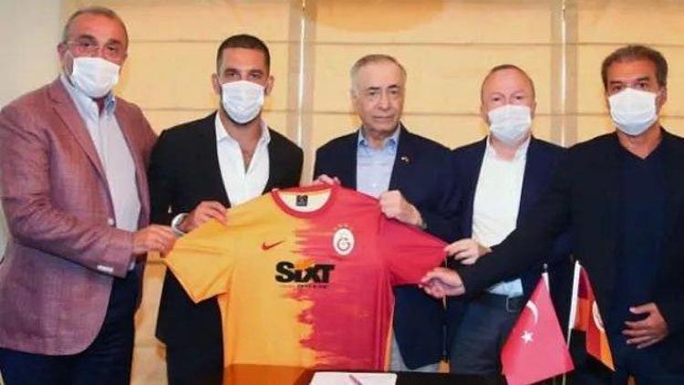 Arda Turan 9 yıl aradan sonra yeniden Galatasarayda