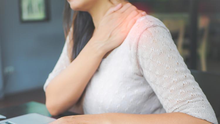 Donuk omuz sendromu nedir? Belirtileri nelerdir ve nasıl tedavi edilir?