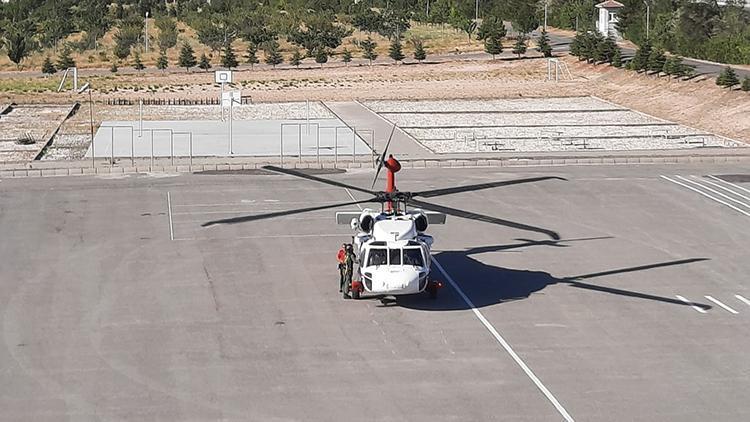 Demirkazıka tırmanırken rahatsızlanan doktor, helikopterle kurtarıldı