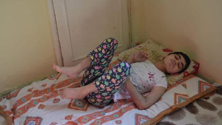 Ceyhan Belediyesi engelli Fatma için yardım elini uzattı