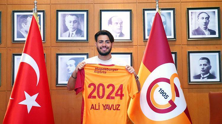 Galatasaraylı Ali Yavuz Kol: Umarım bu imza, bu çatı altında atılacak birçoklarının ilki olacak