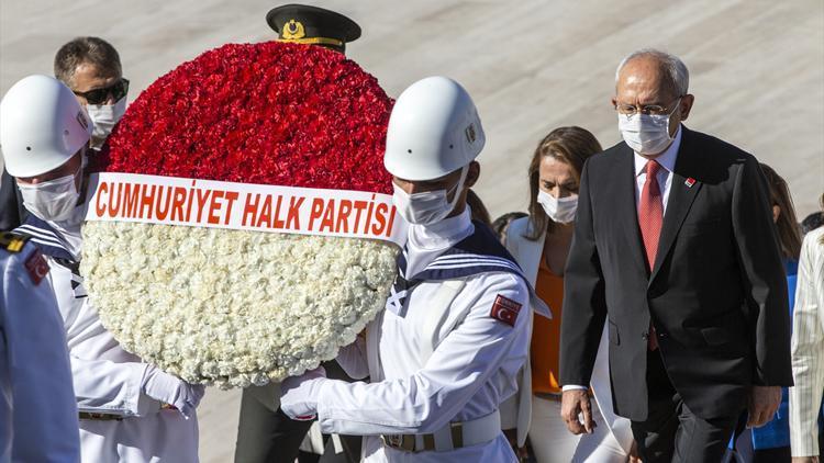 CHP Genel Başkanı Kılıçdaroğlu, Anıtkabiri ziyaret etti