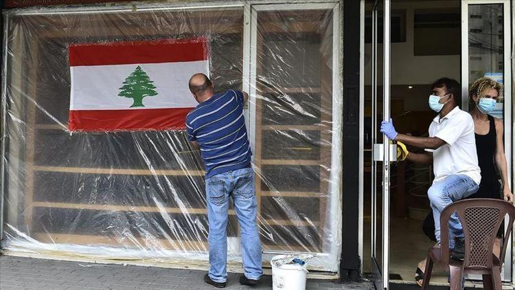 Lübnan, art arda ekonomik krizlerin etkisine girdi