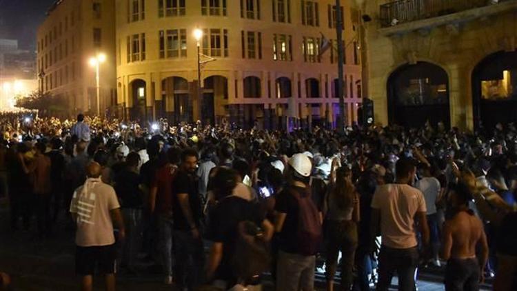Beyrutta gösteriler devam ediyor Çok sayıda yaralı var
