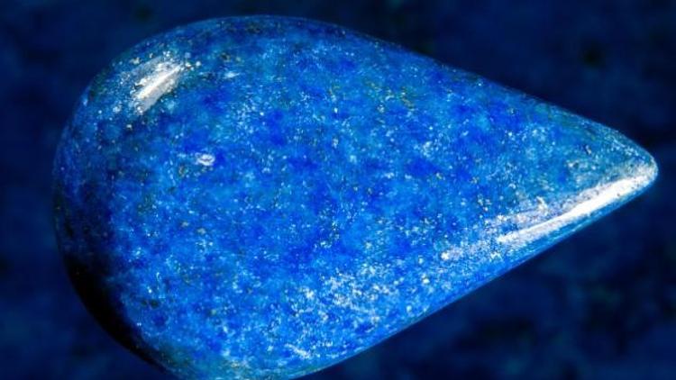 Lapis Lazuli Taşı Nedir, Nerelerde Ve Nasıl Bulunur? Lapis Lazuli Taşı Nasıl Anlaşılır? Özellikleri Ve Faydaları