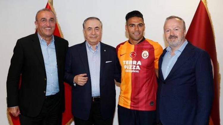 Son dakika | Galatasaray Başkanı Mustafa Cengiz: Falcao maaşında indirim yaptı, takımda kalacak
