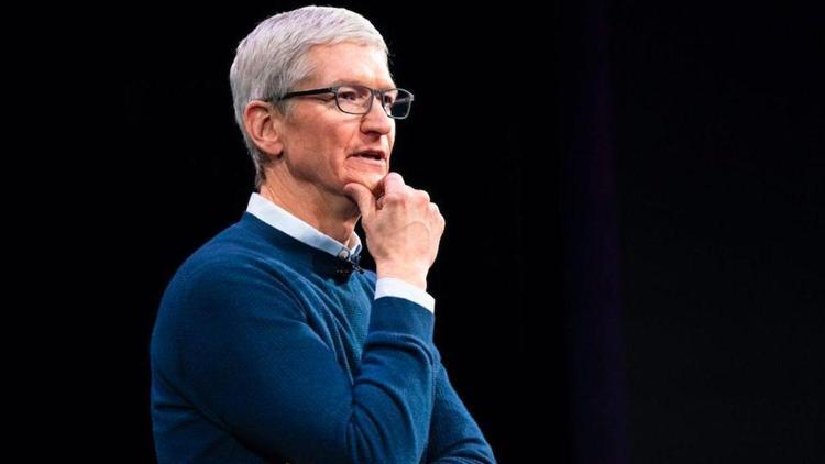Apple CEOsu Tim Cook da dolar milyarderleri listesine girdi