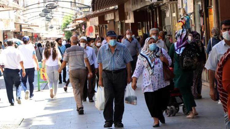 Vaka sayısının arttığı Gaziantepte çarşılar dolu