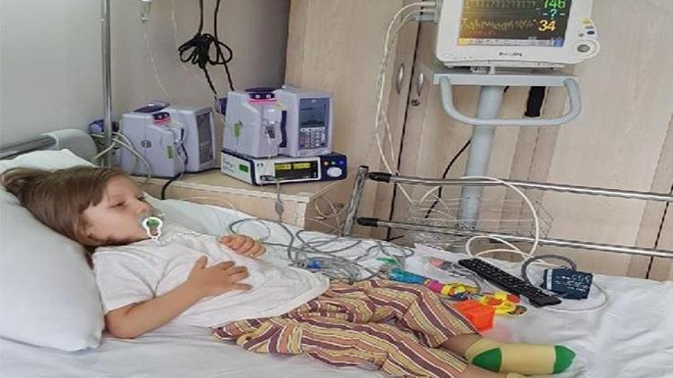 3 yaşındaki Ulus, yaşama tutunmak için kalp nakli bekliyor