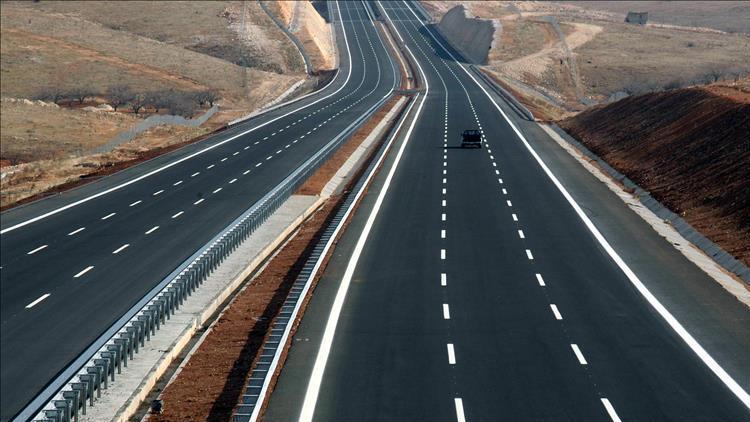 Türkiyenin bölünmüş yol ağı 27 bin kilometreyi aştı