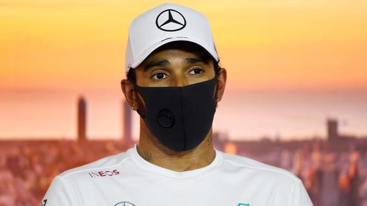 İspanyada pole pozisyonu Lewis Hamiltonun