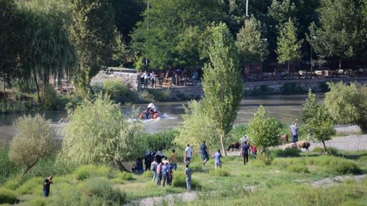 Dicle Nehrinde akıntıya kapılan Hasandan acı haber