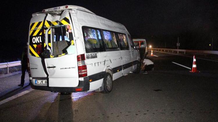 Boluda taziyeye gidenleri taşıyan minibüs devrildi: 13 yaralı