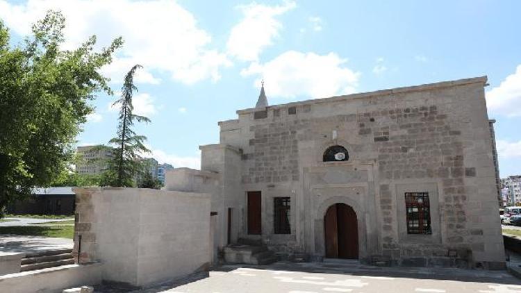 Osmanlı döneminden kalan cami restore edildi