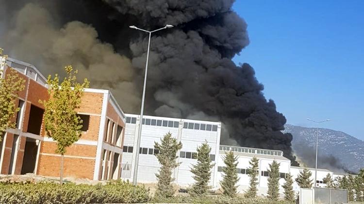Son dakika haberi: Antalya OSBde fabrika yangını...