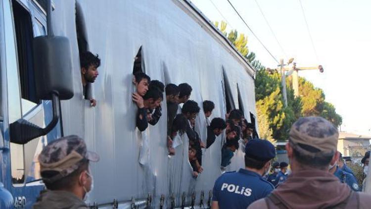 120 kaçak göçmeni taşıyan TIR sürücüsü adliyede