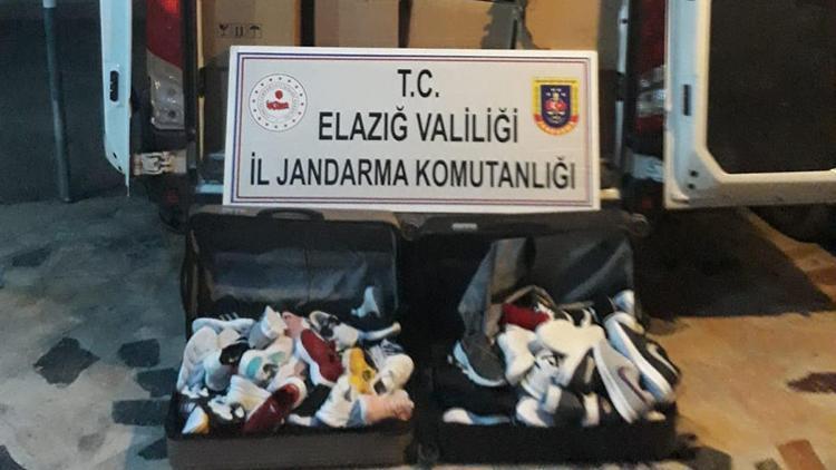 Elazığda, gümrük kaçağı 1264 çift ayakkabı ele geçirildi