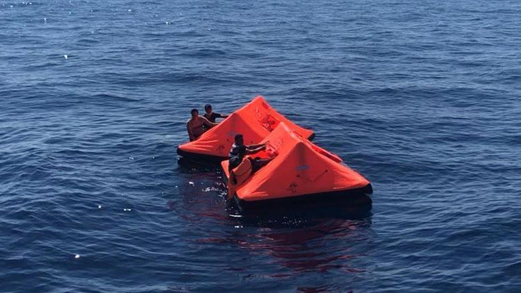 İzmirde Türk kara sularına bırakılan sığınmacılar kurtarıldı