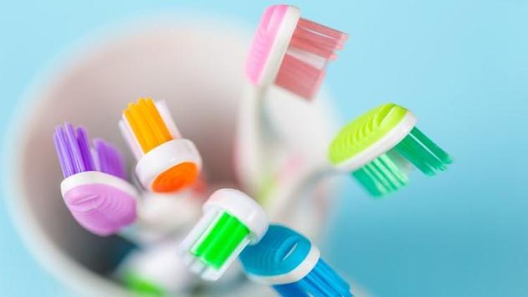 Diş Fırçaları Nasıl Muhafaza Edilmeli?