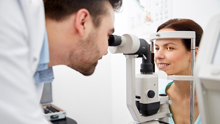 Göz tansiyonu (glokom) nedir? Belirtileri ve tedavi yöntemleri nelerdir?